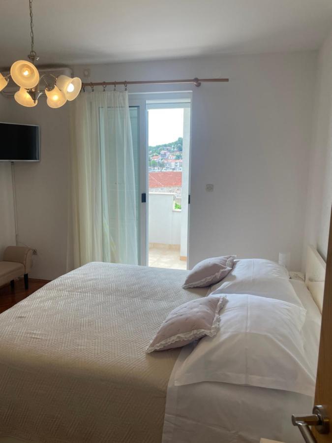 Apartmani Isabella - Ilda Radonic 젤사 외부 사진