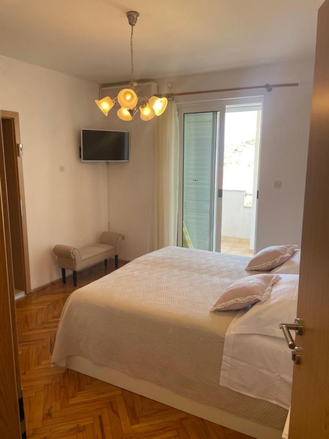 Apartmani Isabella - Ilda Radonic 젤사 외부 사진